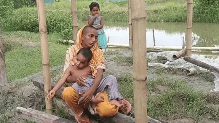 চুল বিক্রি করেও ঘর রক্ষা হলো না, দুই সন্তান নিয়ে রেললাইনে রেহানা
